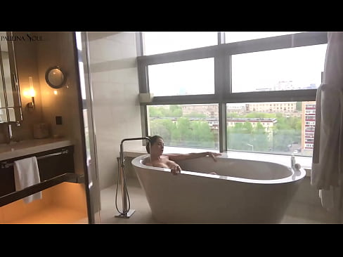 ❤️ 巨大的宝贝 激情地在浴室里撸起了她的阴部 ❤ Anal video ❌️