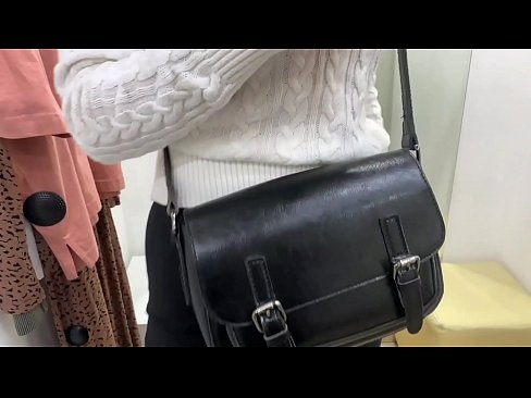 ❤️ 年轻婊子FeralBerry在试衣间用假阳具公开自慰 ❤ Anal video ❌️