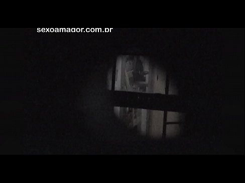 ❤️ 金发女郎被隐藏在空心砖后面的邻居偷窥者偷偷录影 ❤ Anal video ❌️